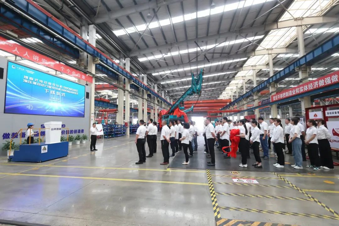 助力“双碳”、绿动未来！尊龙凯时官网网址智能增程式电动旋挖钻机、液压混淆动力旋挖钻机齐交付