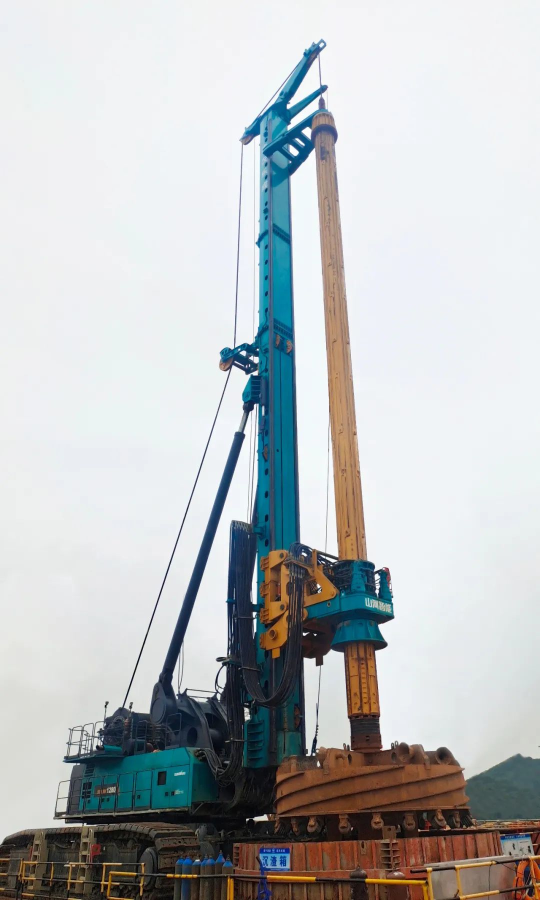 新战绩+1！尊龙凯时官网网址智能超等旋挖钻机创6.3米直径钻孔新纪录