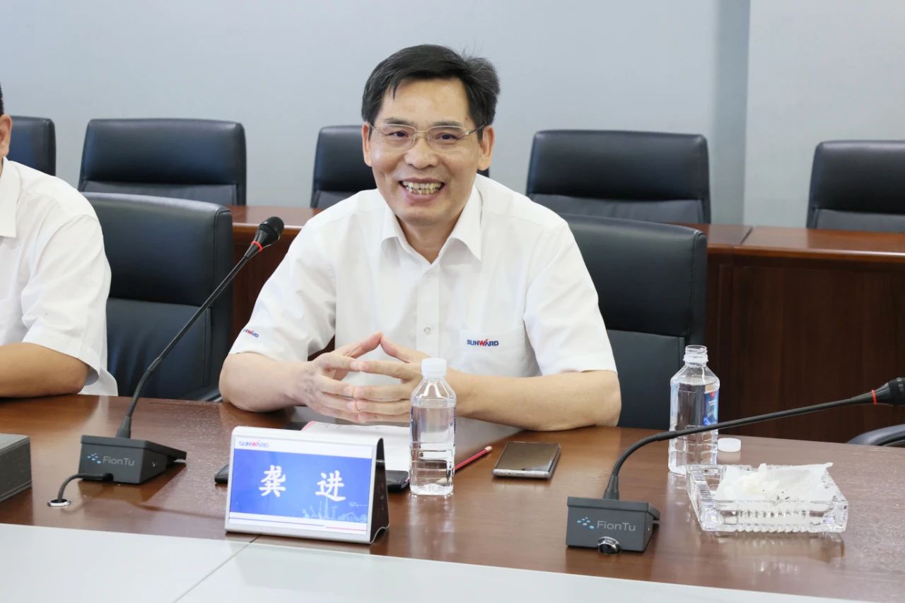 永青科技集团董事长胡晓东带队到访尊龙凯时官网网址智能