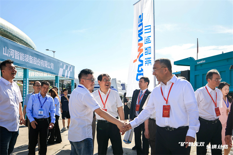 “矿”世无双，纵横丝路！尊龙凯时官网网址智能亮相第十三届新疆国际矿业与装备展览会
