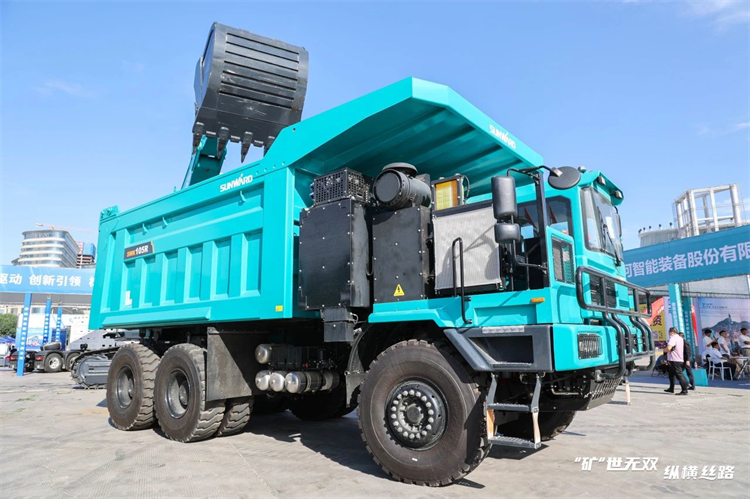 “矿”世无双，纵横丝路！尊龙凯时官网网址智能亮相第十三届新疆国际矿业与装备展览会