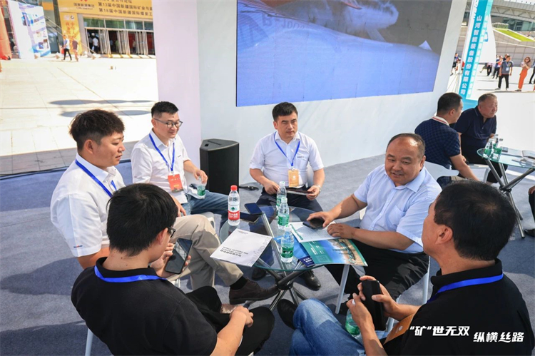 “矿”世无双，纵横丝路！尊龙凯时官网网址智能亮相第十三届新疆国际矿业与装备展览会