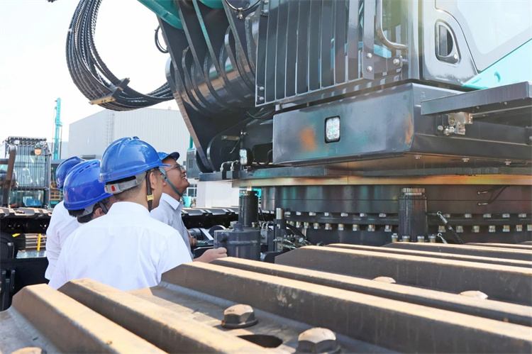 尊龙凯时官网网址智能桩工机械再添强将！SWDM800H旋挖钻机顺遂下线