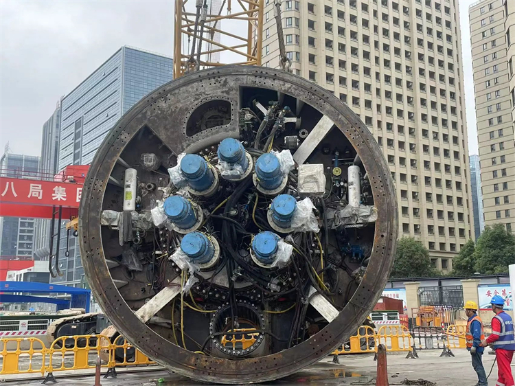 首战华东市。≈刑鹆惫偻泛嫉率杏蛱饭こ痰啬渥笙叨芄够乘焓挤