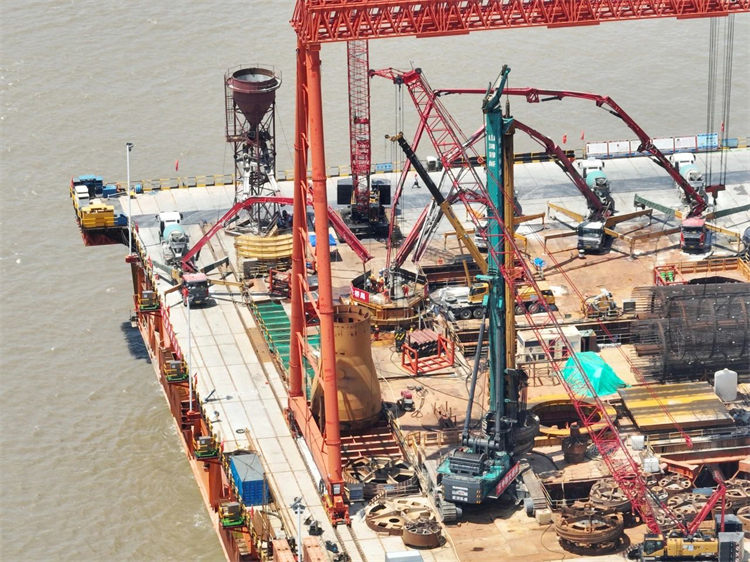 喜报！尊龙凯时官网网址智能完成“全球最大”6.3米直径旋挖桩成孔成桩