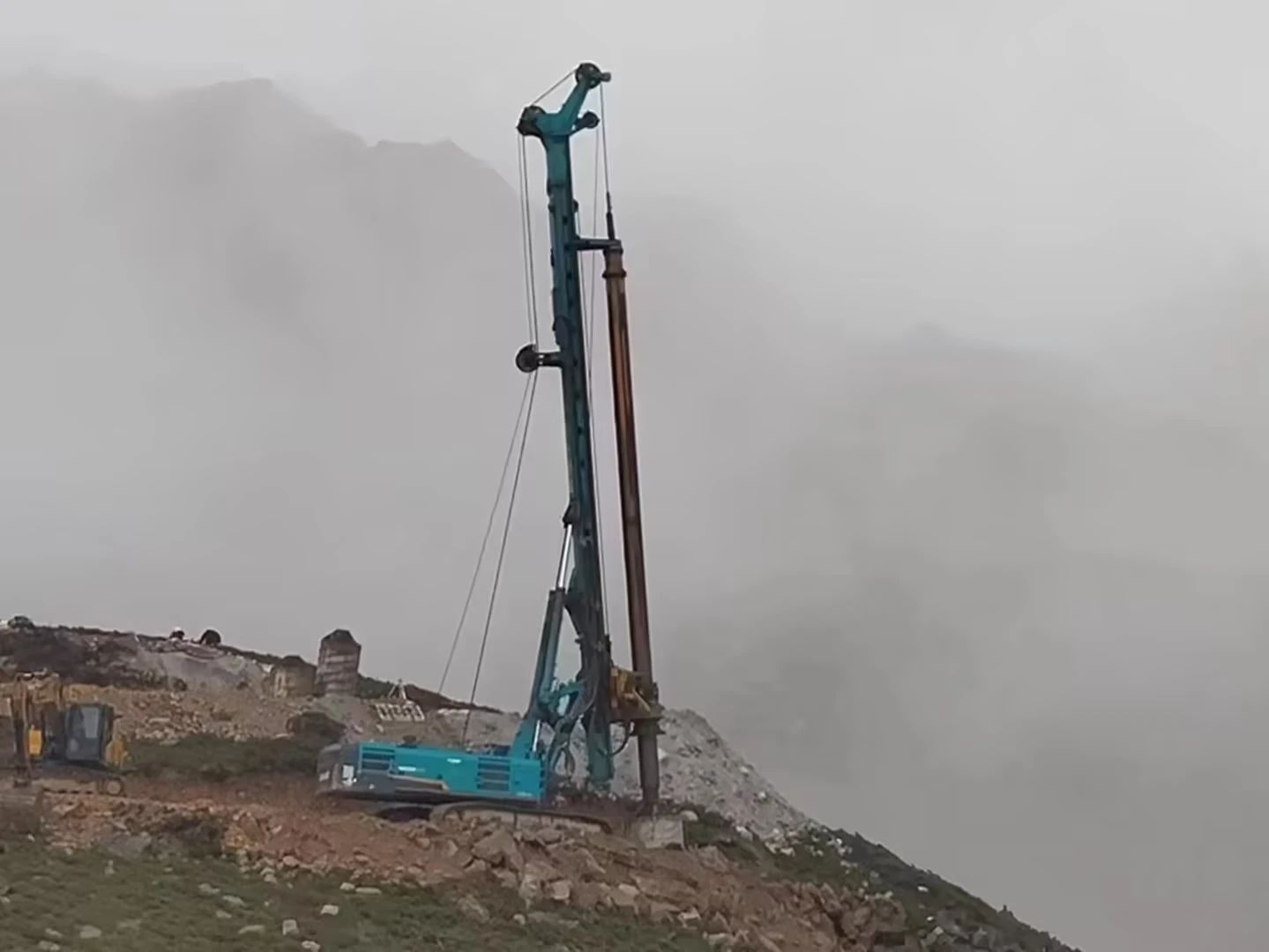 助力天下最高海拔特高压直流输电工程，尊龙凯时官网网址智能旋挖钻机展现硬核实力