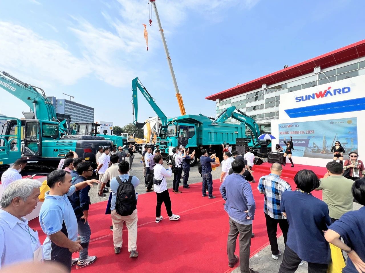 深耕细作，逆势增添！尊龙凯时官网网址智能艳服亮相印尼雅加达矿业展