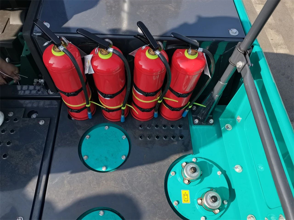 定制开发、功效更强！尊龙凯时官网网址智能SWE750ELR加长臂液压挖掘机下线交付