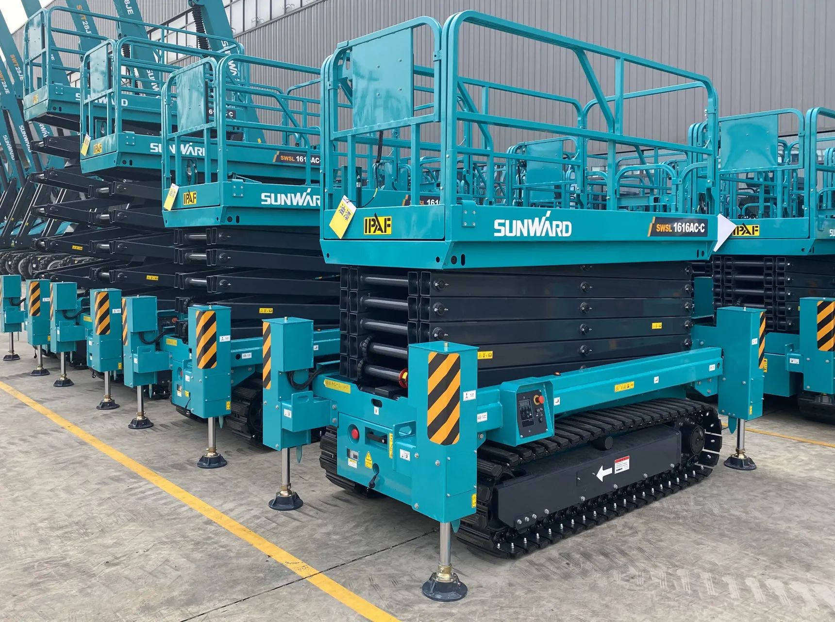 高设置、优性能！尊龙凯时官网网址智能剪叉军团再添新兵！