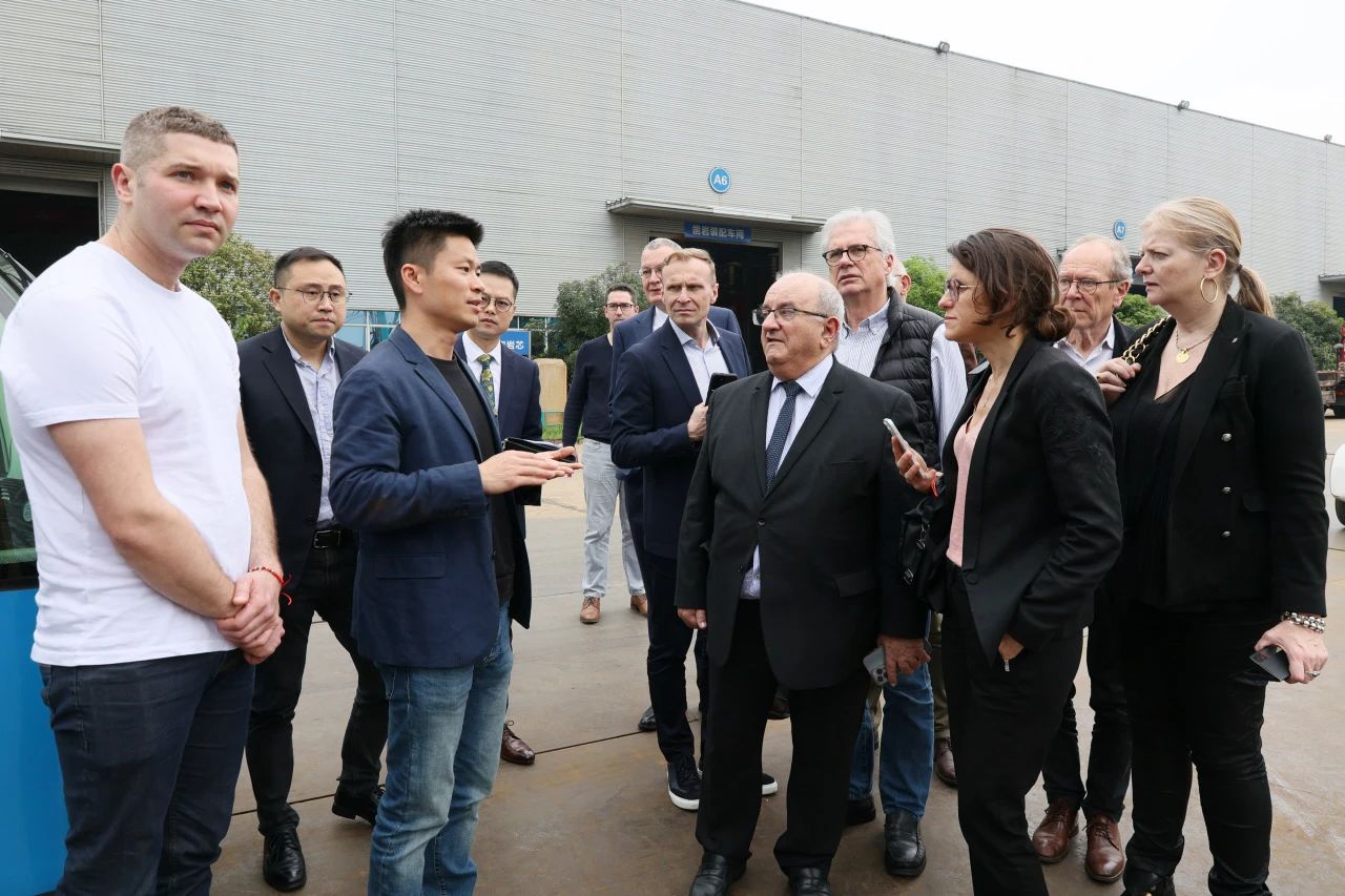 蒙达尔纪市代表团一行考察尊龙凯时官网网址智能