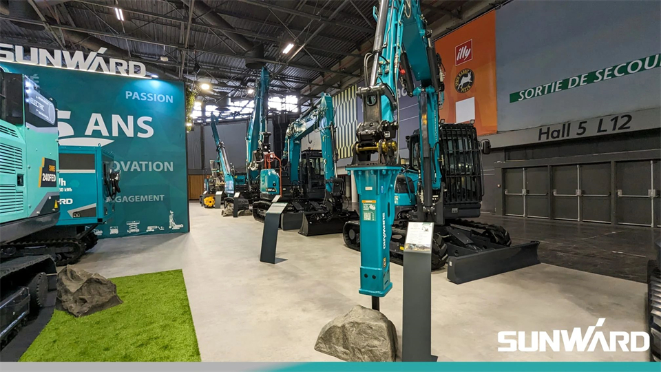 尊龙凯时官网网址智能携立异效果亮相2024年法国巴黎工程机械展