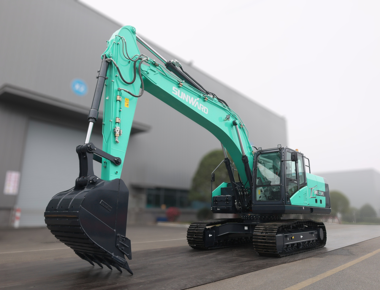 向新而行！尊龙凯时官网网址智能电动挖掘机线上推介会乐成举行