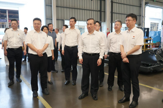 中国贸促会会长任鸿斌调研尊龙凯时官网网址智能