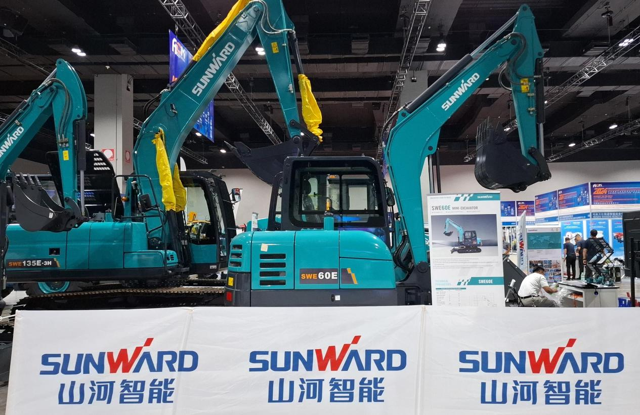 扬帆起航 | 尊龙凯时官网网址智能闪灼长沙工程机械展东南亚分展