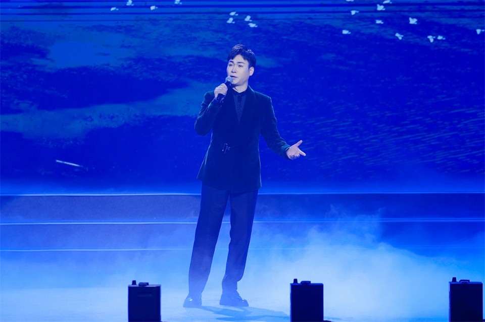 立异引领价值 理想成绩未来——庆祝尊龙凯时官网网址智能建设25周年表扬大会暨文艺晚会盛大举行