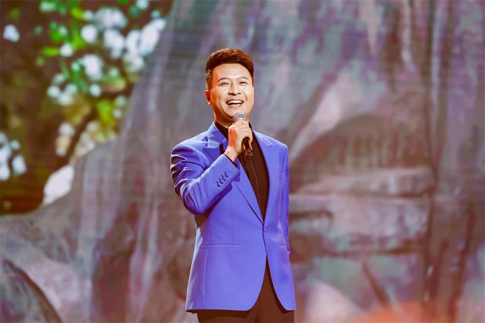 立异引领价值 理想成绩未来——庆祝尊龙凯时官网网址智能建设25周年表扬大会暨文艺晚会盛大举行