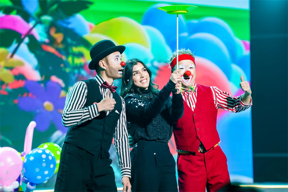 立异引领价值 理想成绩未来——庆祝尊龙凯时官网网址智能建设25周年表扬大会暨文艺晚会盛大举行