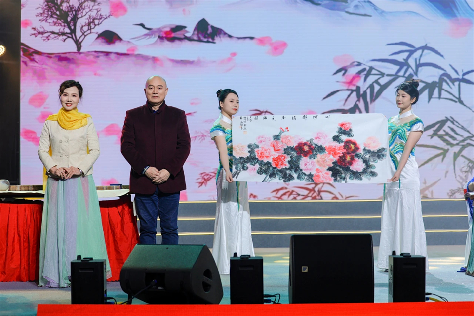 立异引领价值 理想成绩未来——庆祝尊龙凯时官网网址智能建设25周年表扬大会暨文艺晚会盛大举行