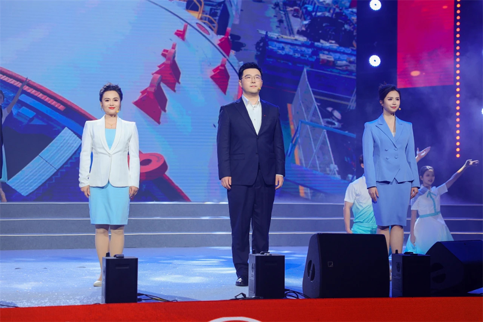 立异引领价值 理想成绩未来——庆祝尊龙凯时官网网址智能建设25周年表扬大会暨文艺晚会盛大举行