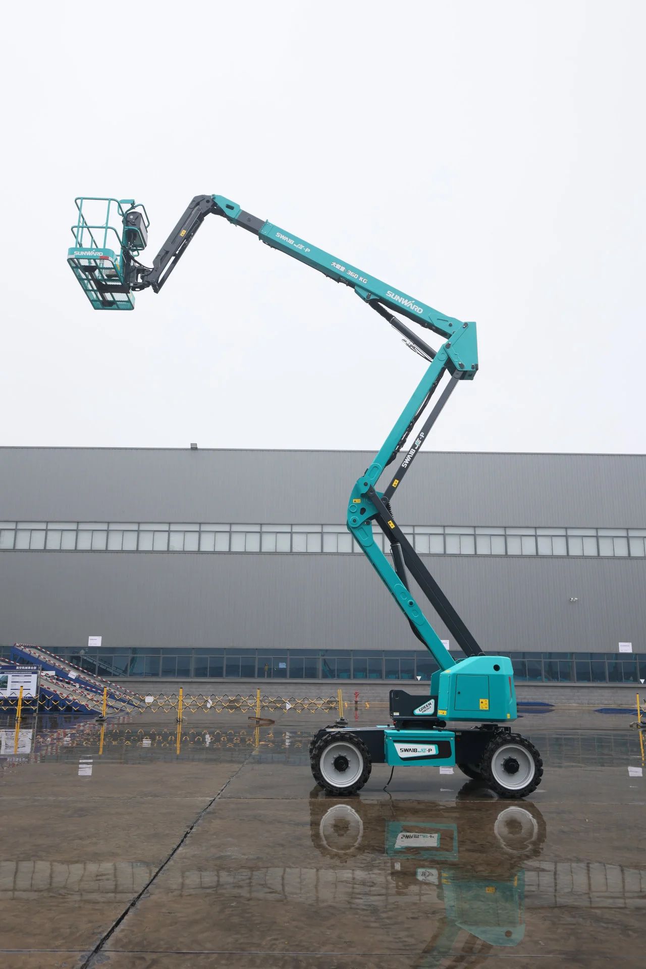 点赞！尊龙凯时官网网址智能立异装备荣登CMIIC2024明星产品榜单