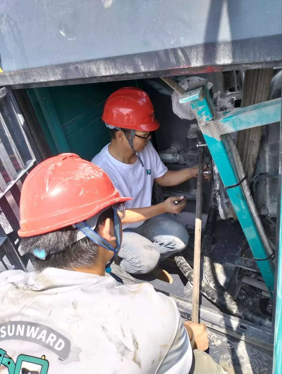 跨越尊龙凯时官网网址万里 智启效劳新程——尊龙凯时官网网址矿岩“效劳万里行”活动走进海螺水泥