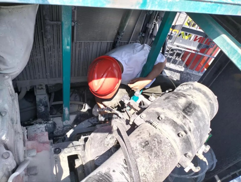 跨越尊龙凯时官网网址万里 智启效劳新程——尊龙凯时官网网址矿岩“效劳万里行”活动走进海螺水泥