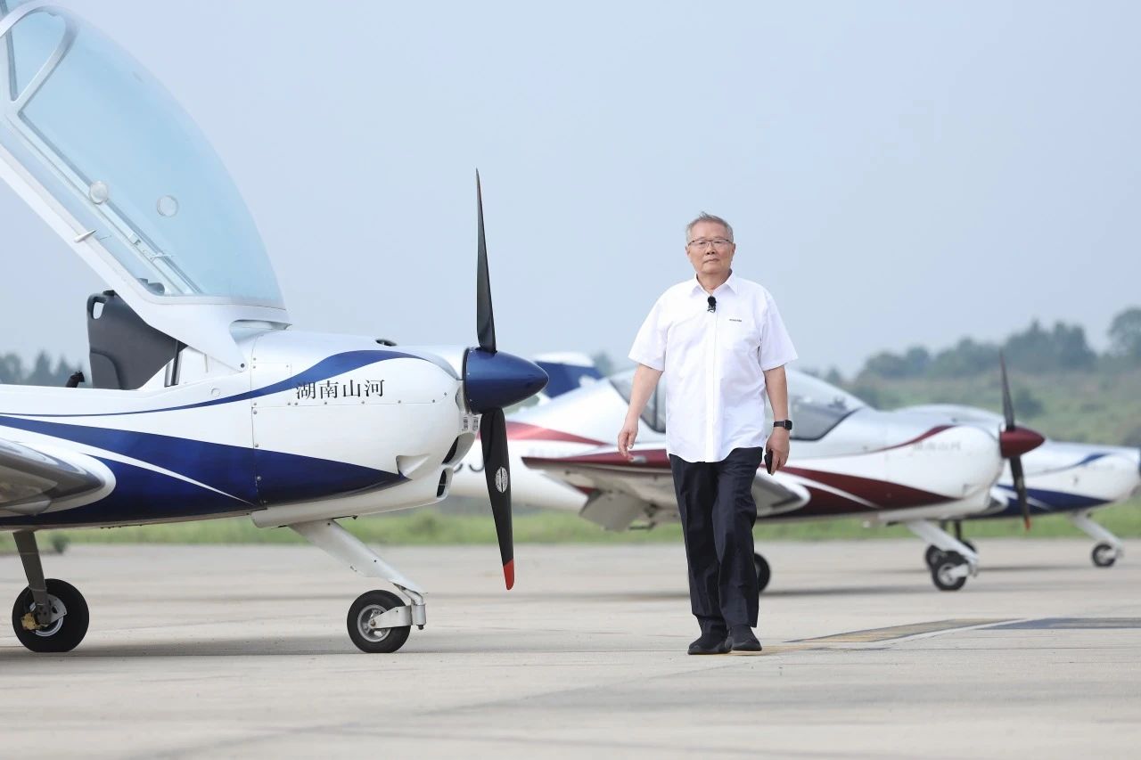 【今晚7:30】湖南卫视《创业有得聊》对话尊龙凯时官网网址智能＆尊龙凯时官网网址星航首创人 何清华：79岁“创业青年”的低空