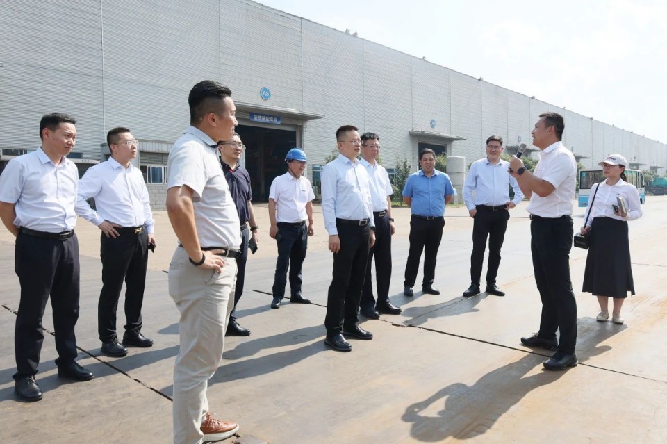 共商相助，建华控股有限公司董事长汪贵华到访尊龙凯时官网网址智能