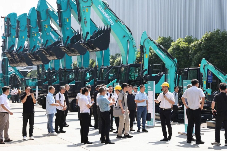 斜井开挖钻护一体化妆备乐成下线，实现地下工程装备重大突破