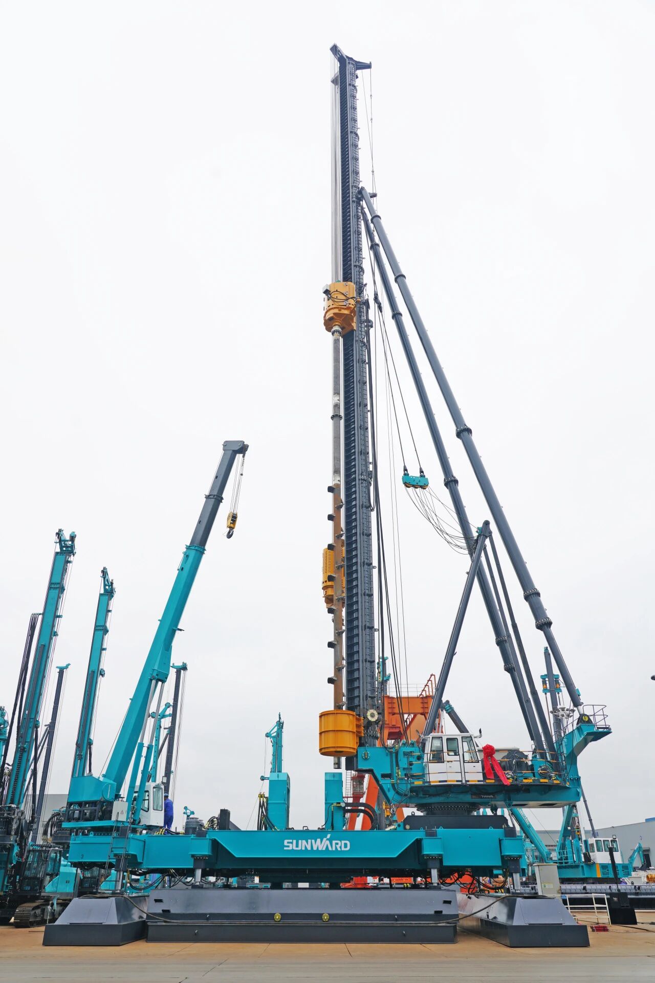 破局深基施工！尊龙凯时官网网址智能搅拌中掘植桩一体机重磅交付