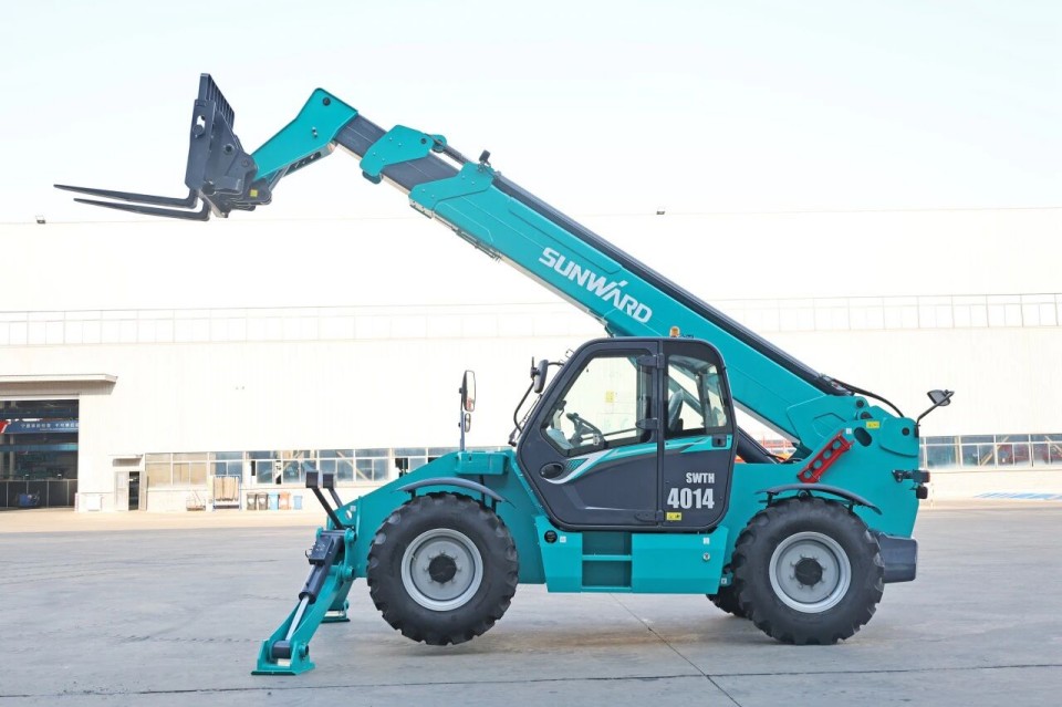 高端机型“双箭齐发”！尊龙凯时官网网址智能两款伸缩臂叉装车乐成下线