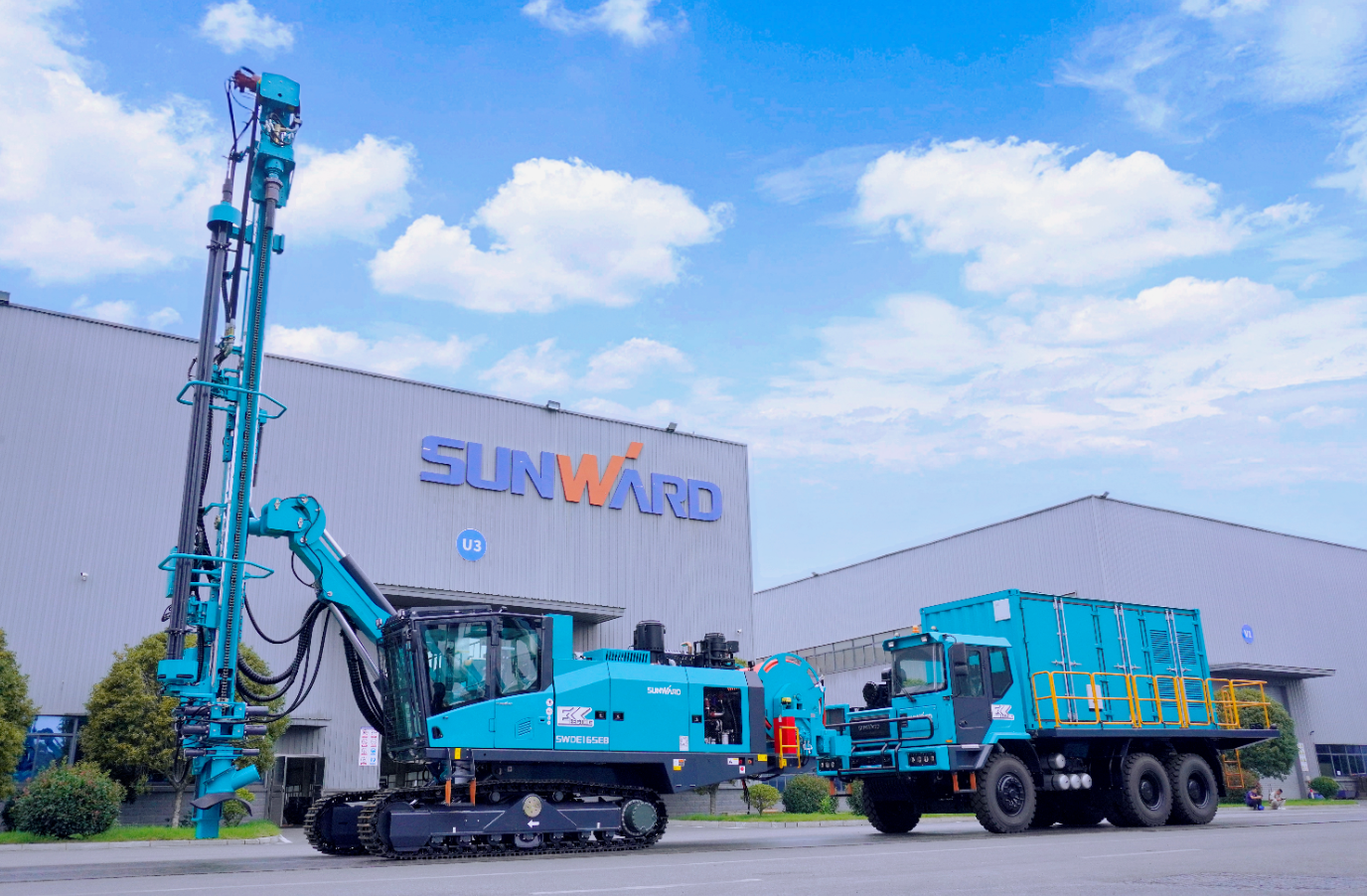 尊龙凯时官网网址智能SWDE165EB电动潜孔钻机重磅下线，开启绿色钻爆新时代
