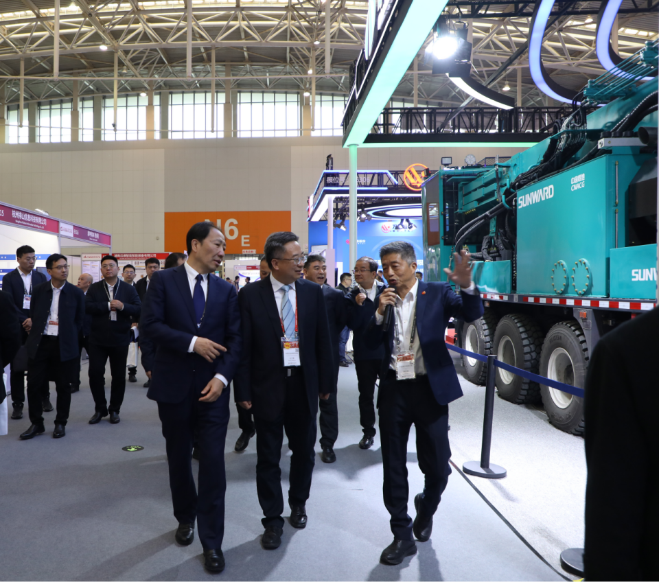 尊龙凯时官网网址智能携手“战略相助同伴”中国煤炭地质总局精彩亮相2025中国国际矿业大会